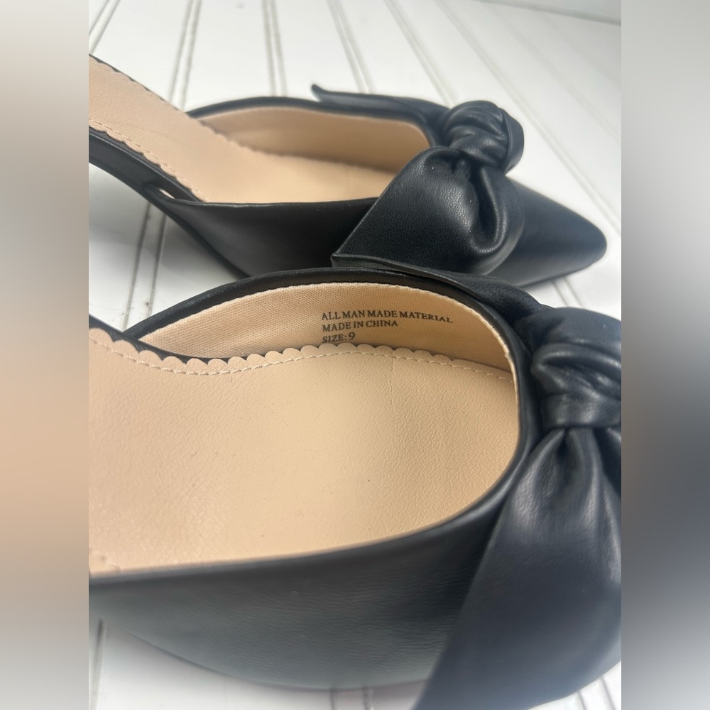 Isaac Mizrahi Black Slingback Bow Kitten Heels Pointed Toe Womenโs Size 9 - Picture 9 of 9